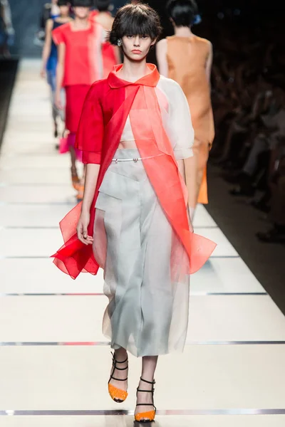 Look 4